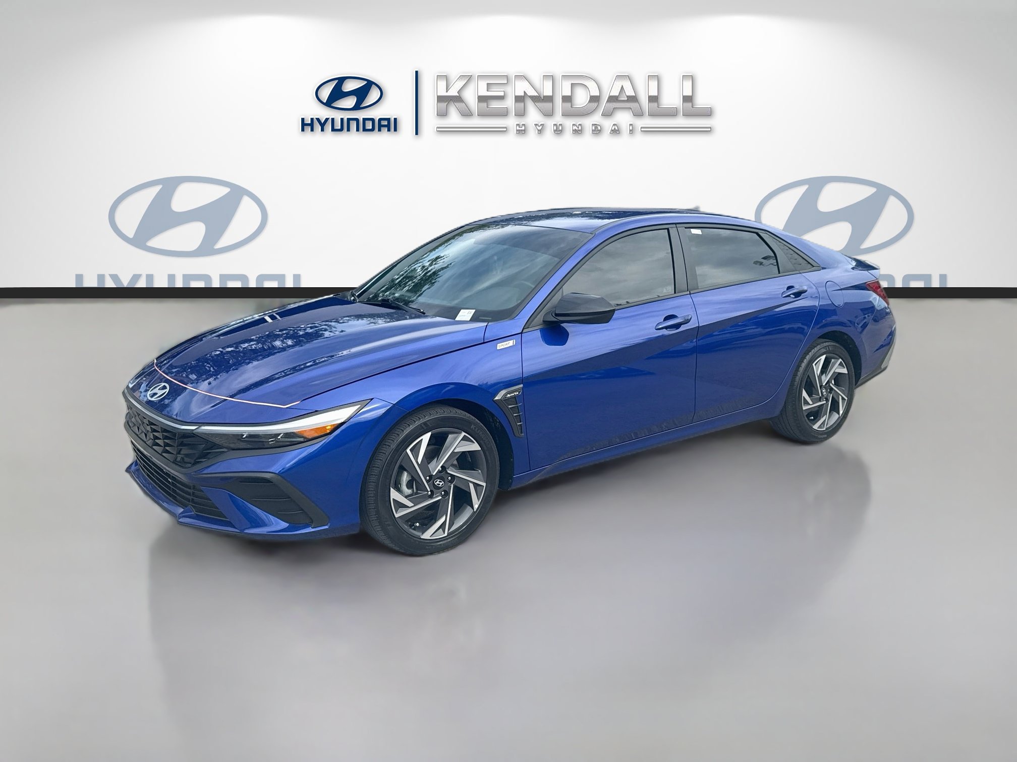 Used 2025 Hyundai Elantra Sport FWD image 3