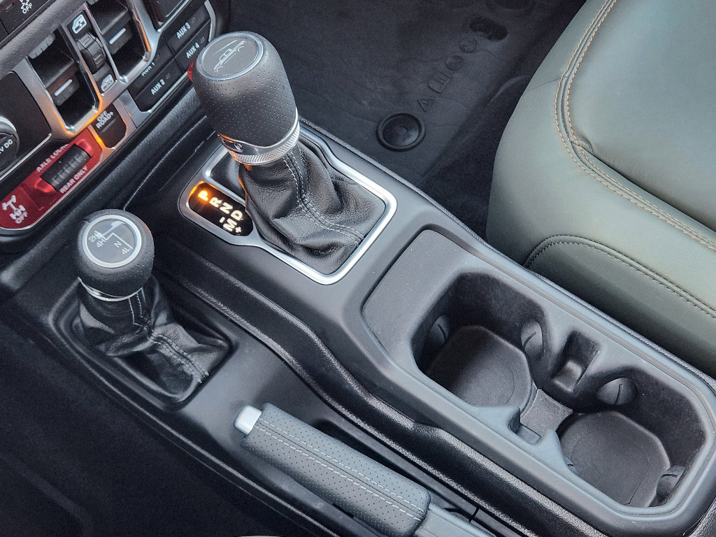 Used 2025 Jeep Gladiator Mojave w/ Convenience Group image 19