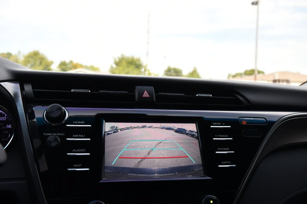 Used 2019 Toyota Camry SE FWD image 16