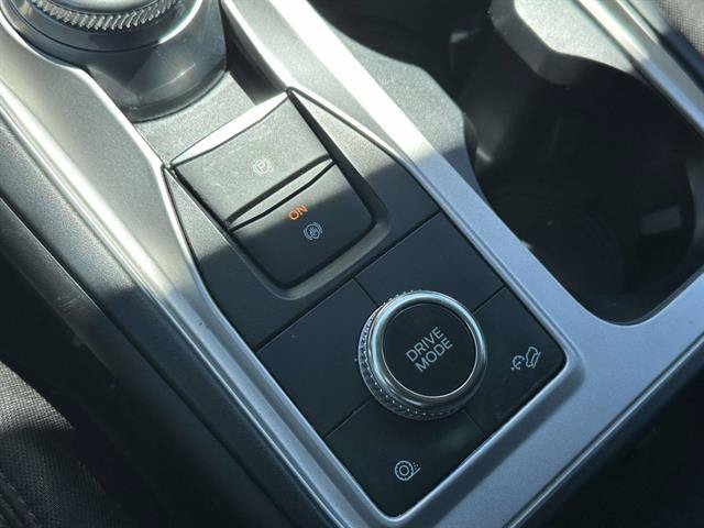 Used 2023 Ford Explorer XLT AWD/4WD image 21