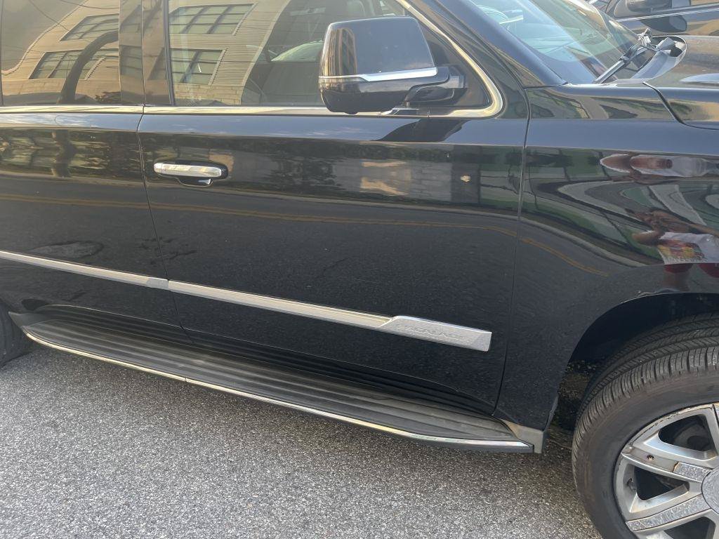 Used 2016 Cadillac Escalade ESV Luxury RWD image 17