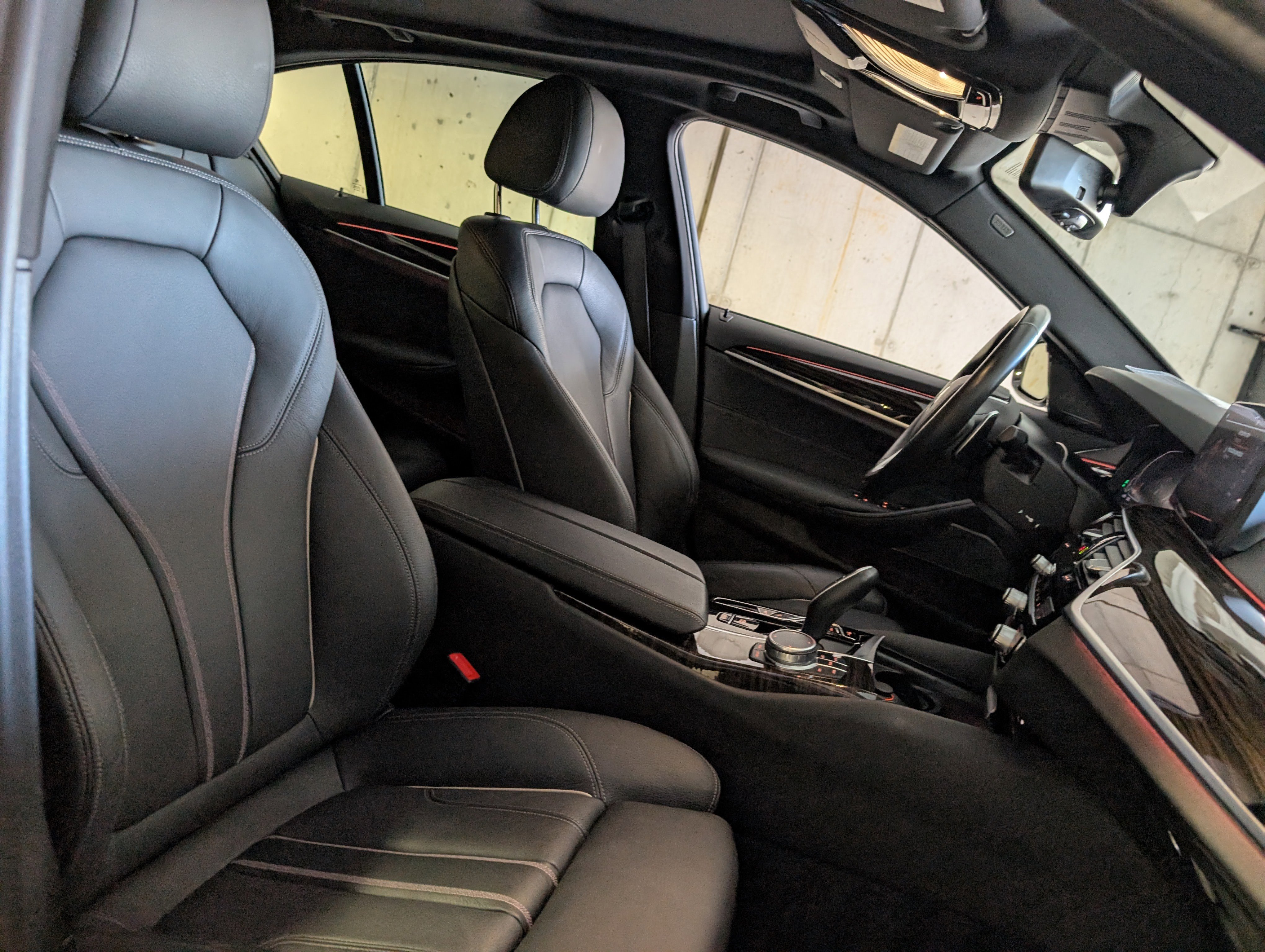 Used 2021 BMW 540i xDrive w/ Premium Package image 20