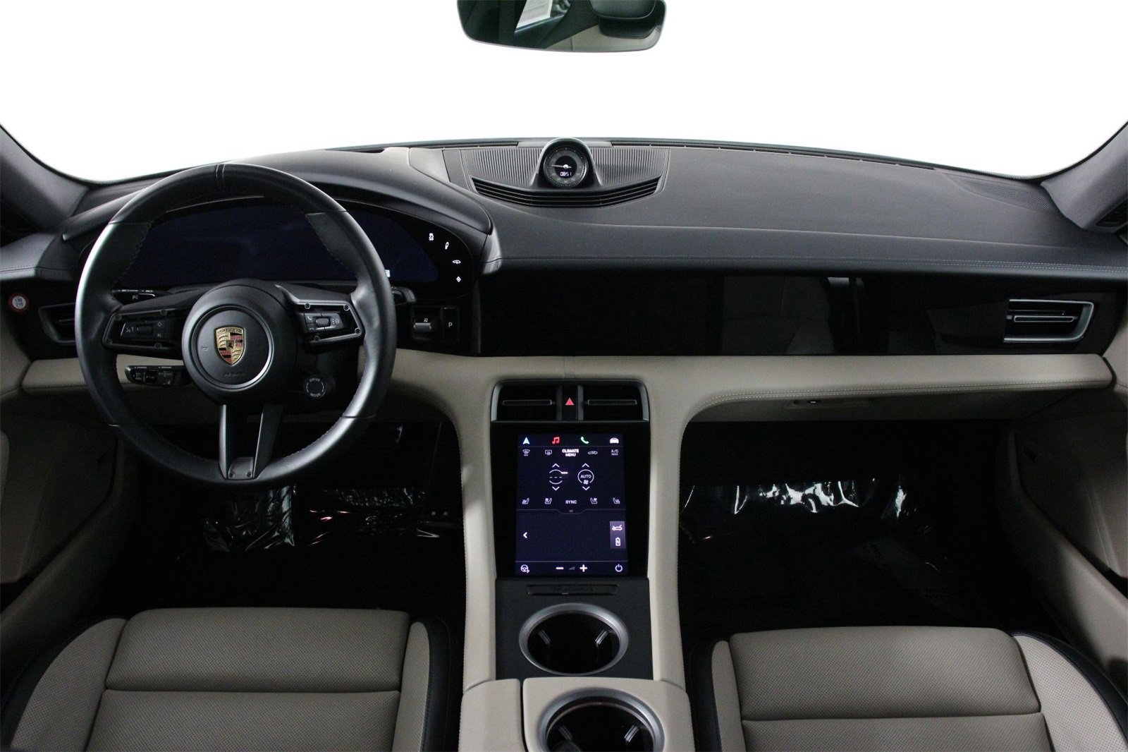 Used 2025 Porsche Taycan image 11