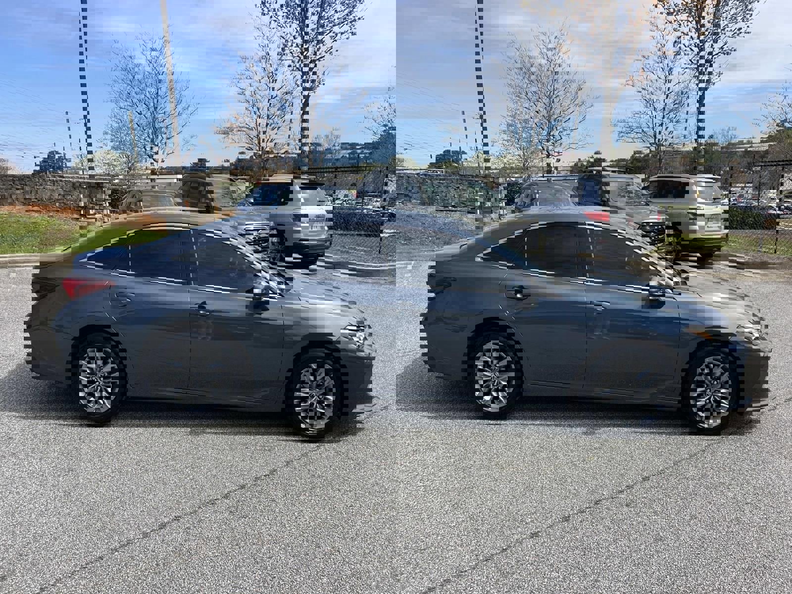 Used 2019 Toyota Avalon XLE w/ Moonroof Package image 8