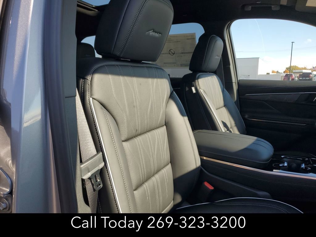 New 2026 Buick Enclave Avenir w/ Super Cruise Package image 29