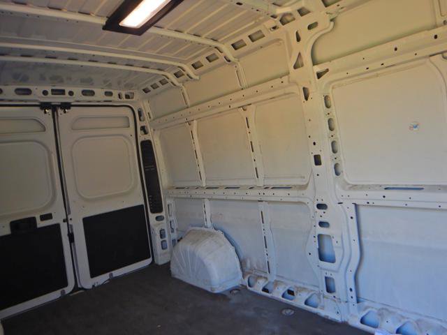 Used 2025 RAM ProMaster 2500 w/ Convenience Group FWD image 13