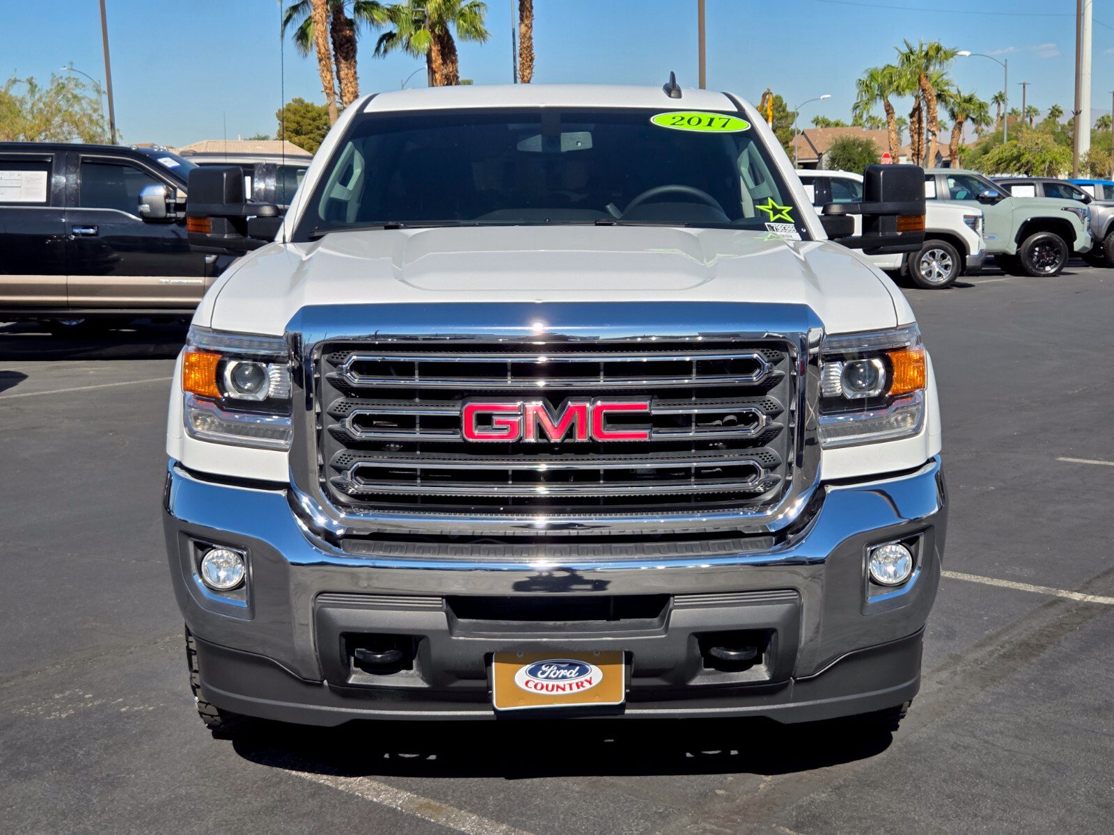 Used 2017 GMC Sierra 2500 SLE w/ HD SLE Preferred Plus Package AWD/4WD image 8