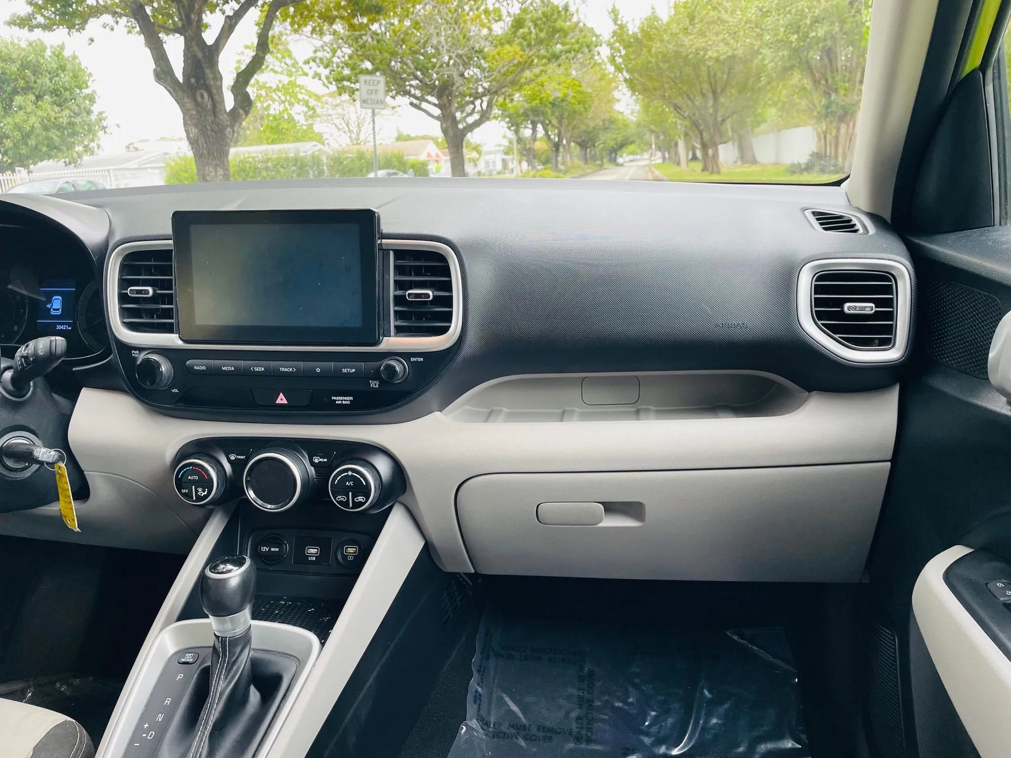 Used 2020 Hyundai Venue SEL w/ Convenience Package image 13