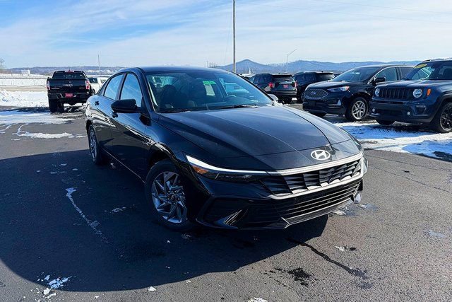 New 2026 Hyundai Elantra Blue image 1