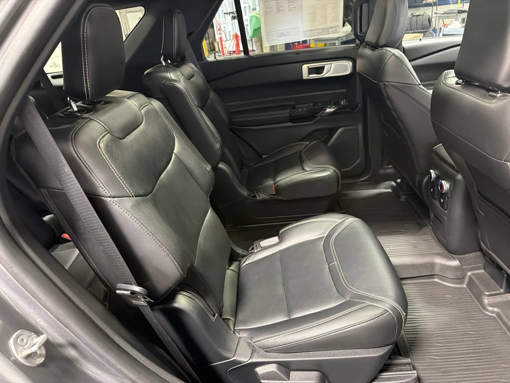 Certified 2024 Ford Explorer ST w/ Technology Package AWD/4WD image 10