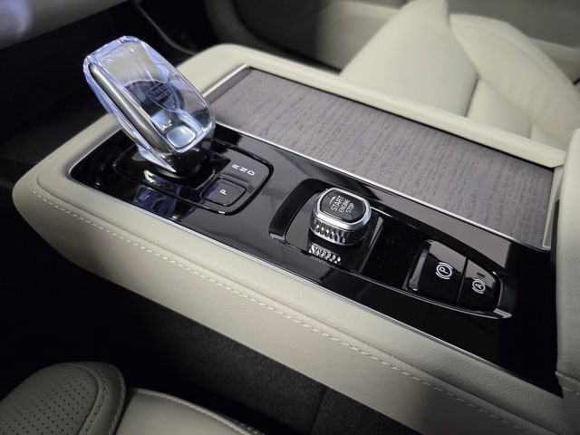 New 2026 Volvo XC90 B6 Ultra w/ Protection Package Premier AWD/4WD image 21