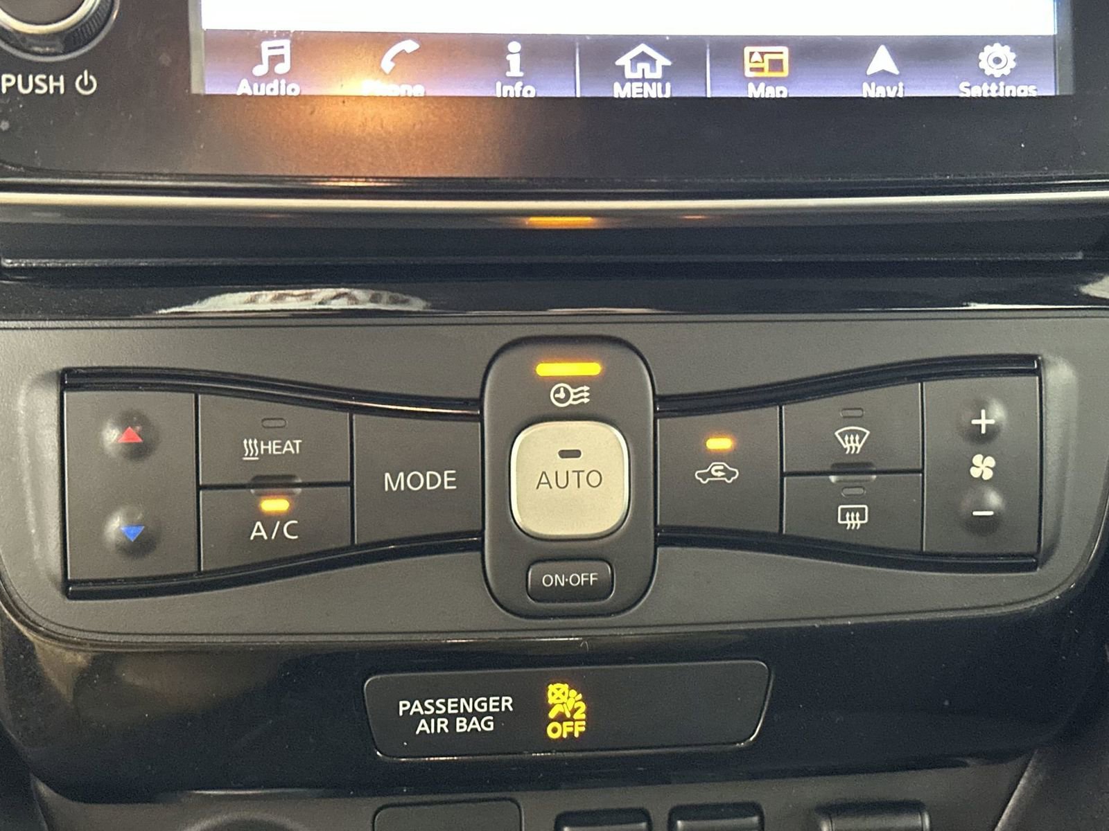 Used 2019 Nissan Leaf SV w/ SV Technology Package image 23