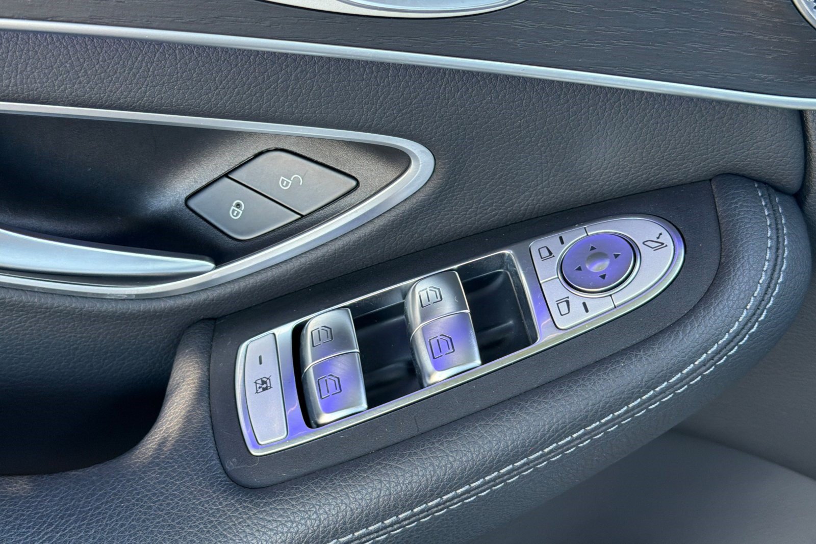 Used 2020 Mercedes-Benz C 300 Sedan image 13