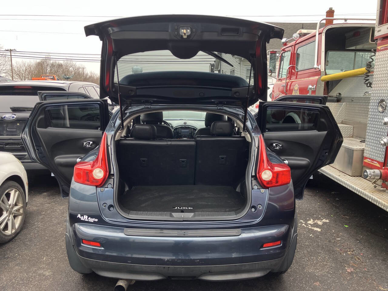 Used 2011 Nissan Juke SL image 32