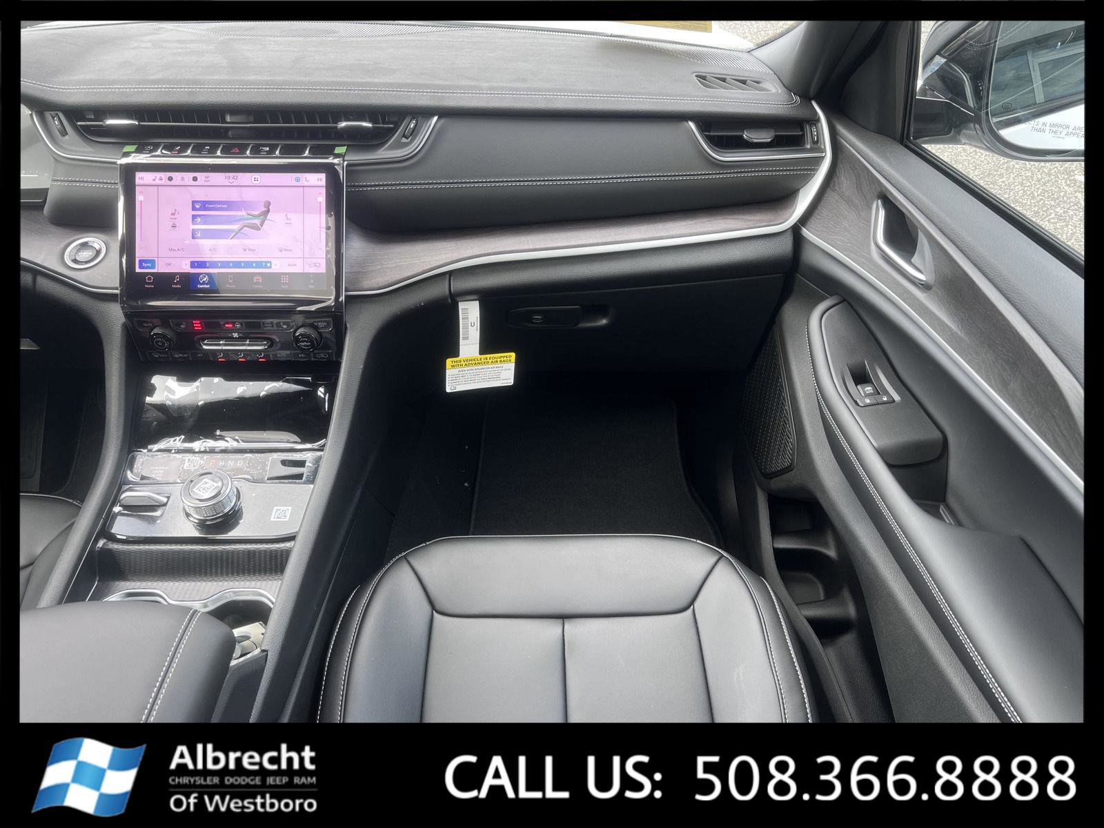 New 2025 Jeep Grand Cherokee Limited image 17