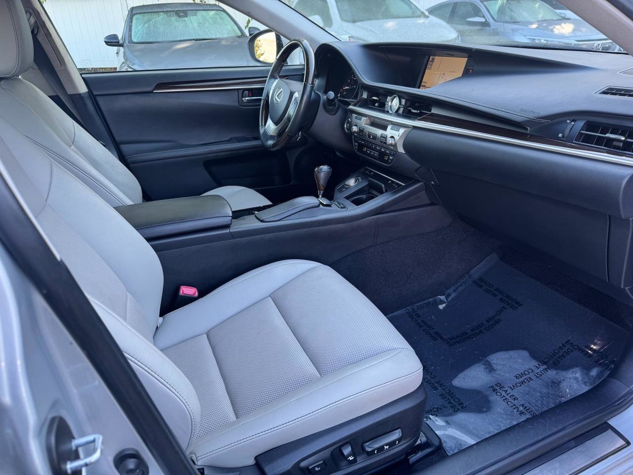 Used 2014 Lexus ES 350 w/ Premium Package image 19
