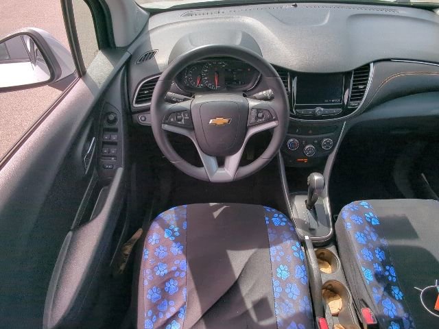Used 2021 Chevrolet Trax LT w/ LT Convenience Package AWD/4WD image 7