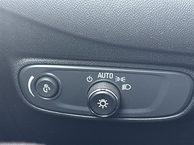 Certified 2024 Chevrolet Equinox LS w/ LS Convenience Package image 17