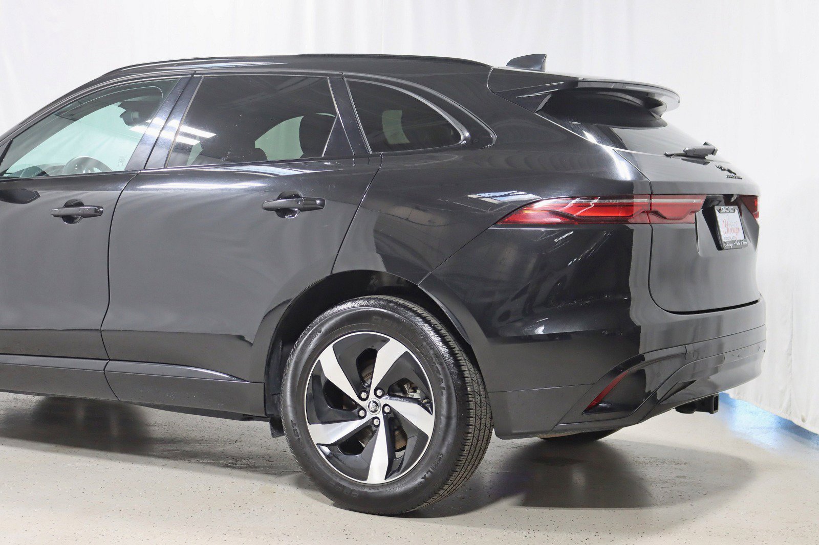 Used 2024 Jaguar F-PACE R-Dynamic S image 10