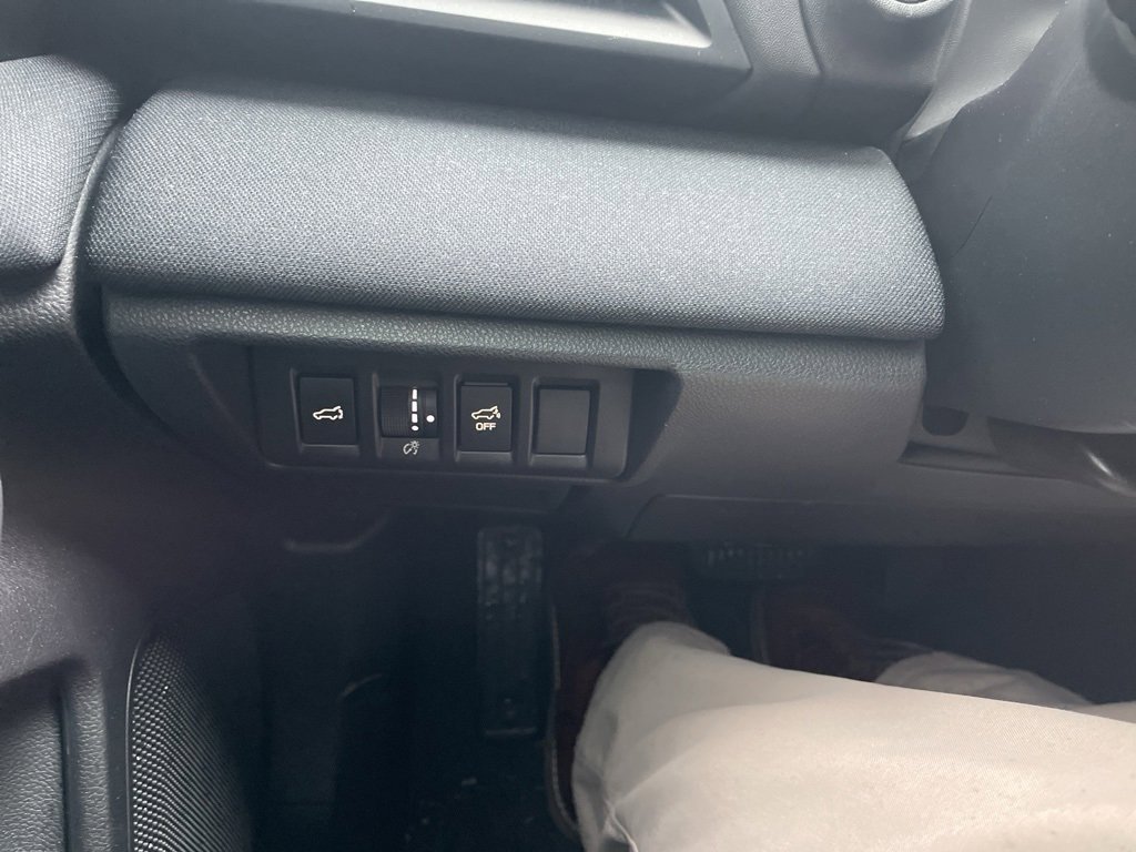 Used 2023 Subaru Outback Premium image 13