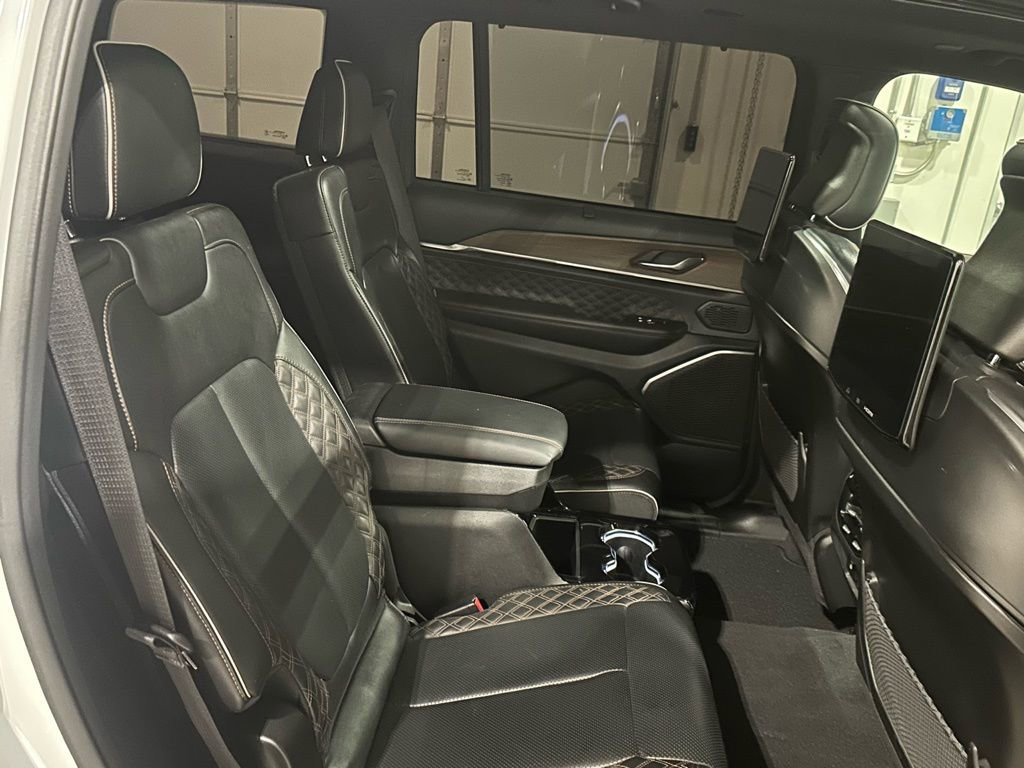 Used 2023 Jeep Grand Cherokee L Summit w/ High Altitude Package image 34