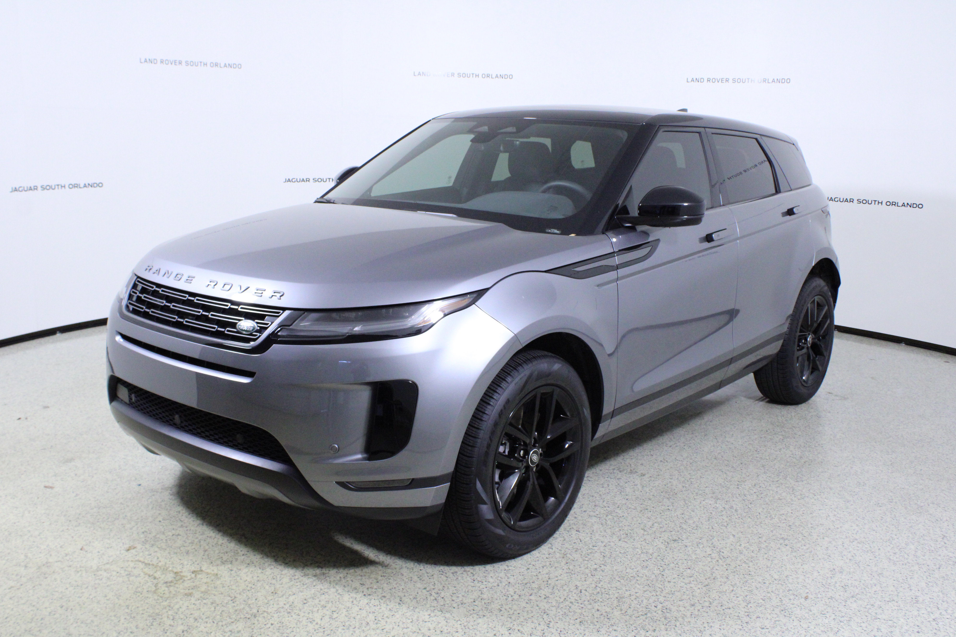 Used 2026 Land Rover Range Rover Evoque S AWD/4WD image 4