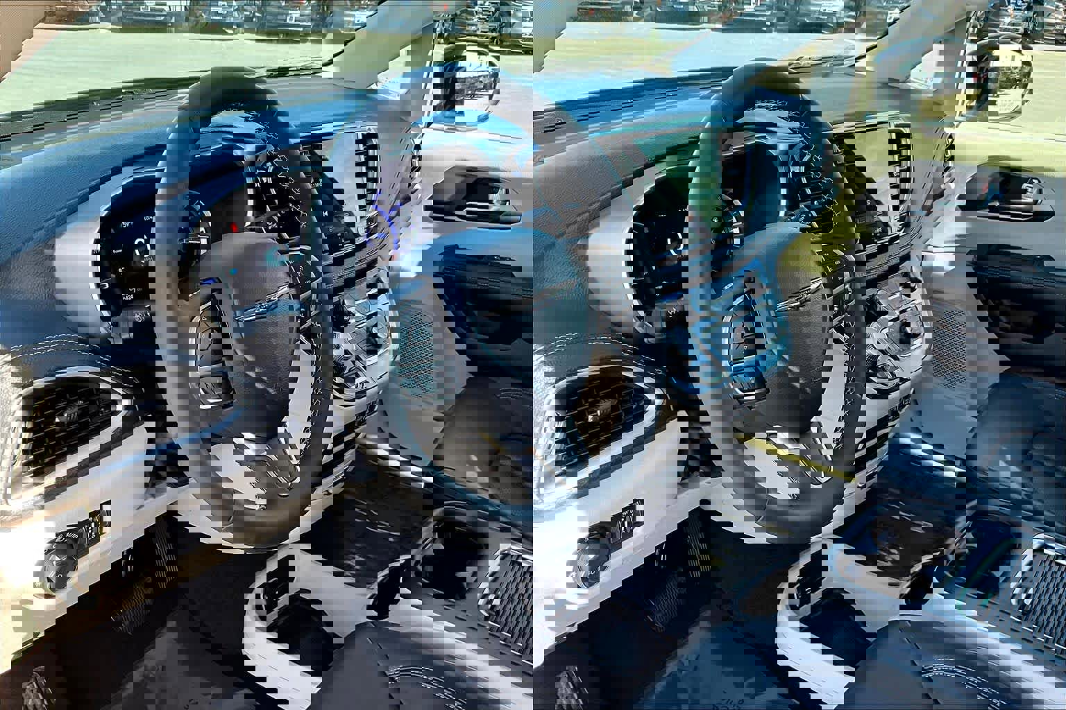 Used 2024 Chrysler Pacifica Select image 17