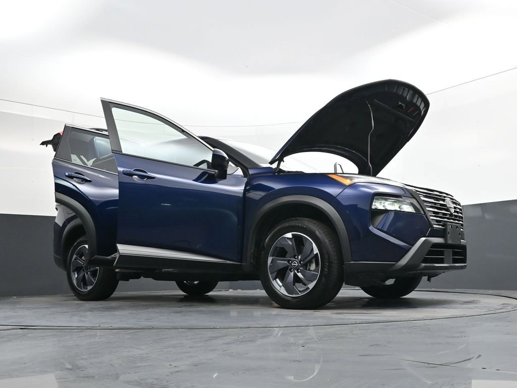 Used 2025 Nissan Rogue SV image 49