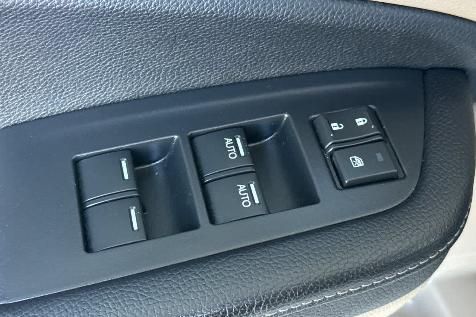Used 2017 Honda Ridgeline RTL-T image 13