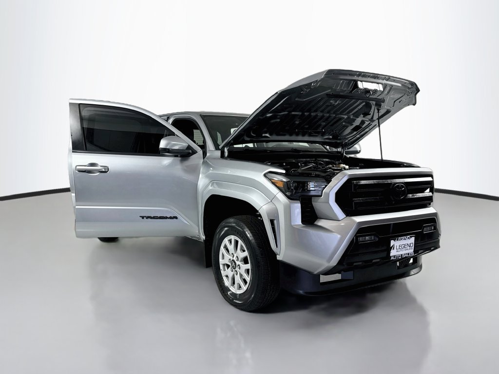 Used 2024 Toyota Tacoma SR5 AWD/4WD image 22
