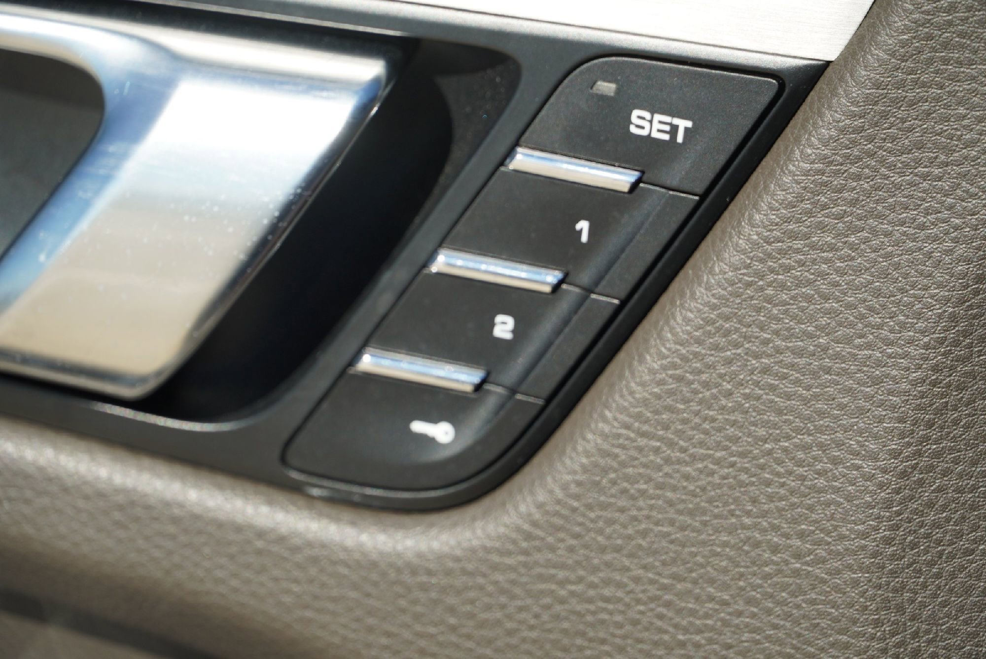 Used 2018 Porsche Macan Turbo image 22