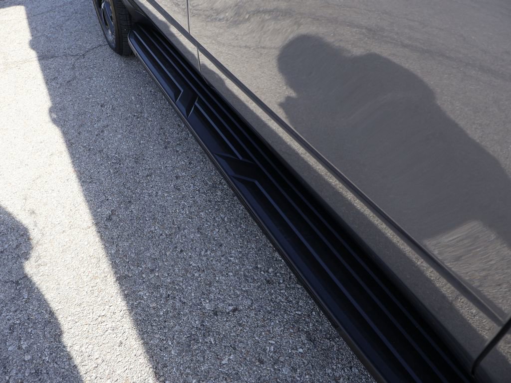 Used 2021 Chevrolet Suburban RST image 12