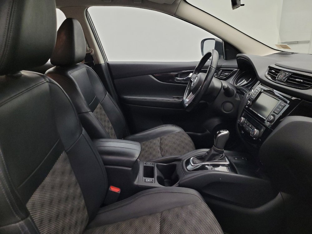 Used 2022 Nissan Rogue Sport SV w/ Technology Package FWD image 21