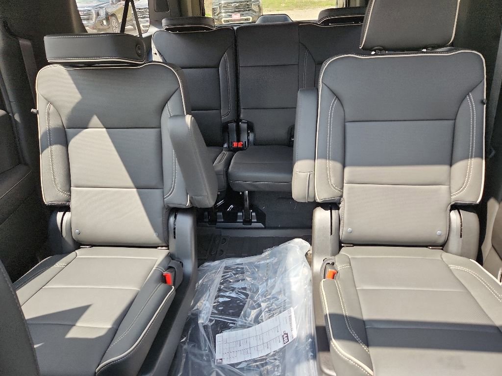 New 2026 Chevrolet Suburban Premier w/ Sun And Tow Package AWD/4WD image 45