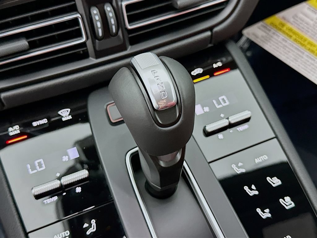 New 2026 Porsche Macan AWD/4WD image 19