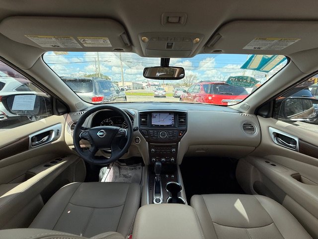 Used 2017 Nissan Pathfinder Platinum w/ Cargo Package AWD/4WD image 10