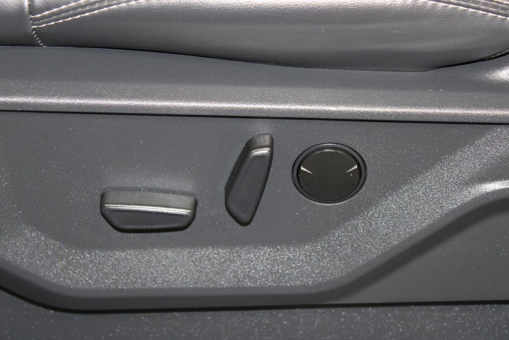 Used 2025 Ford Expedition Platinum image 28