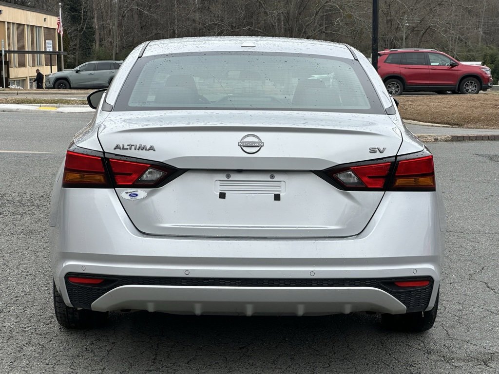 Used 2024 Nissan Altima 2.5 SV image 7