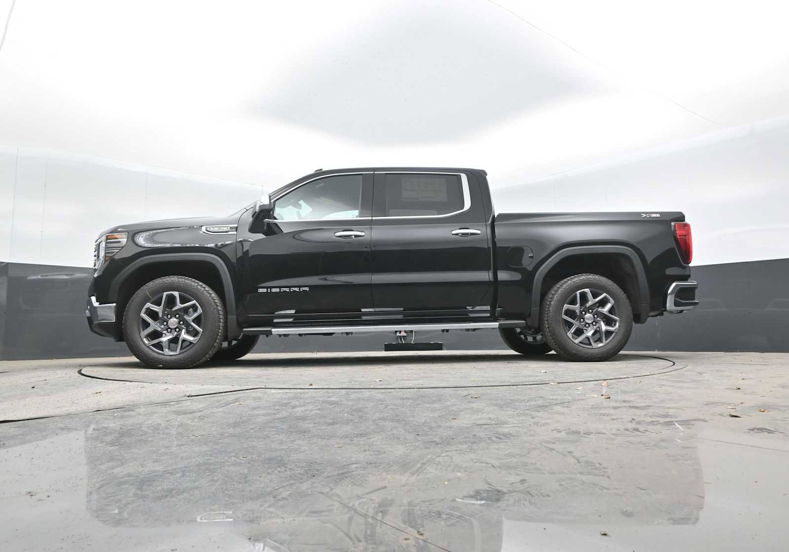 New 2026 GMC Sierra 1500 SLT w/ SLT Premium Package image 35