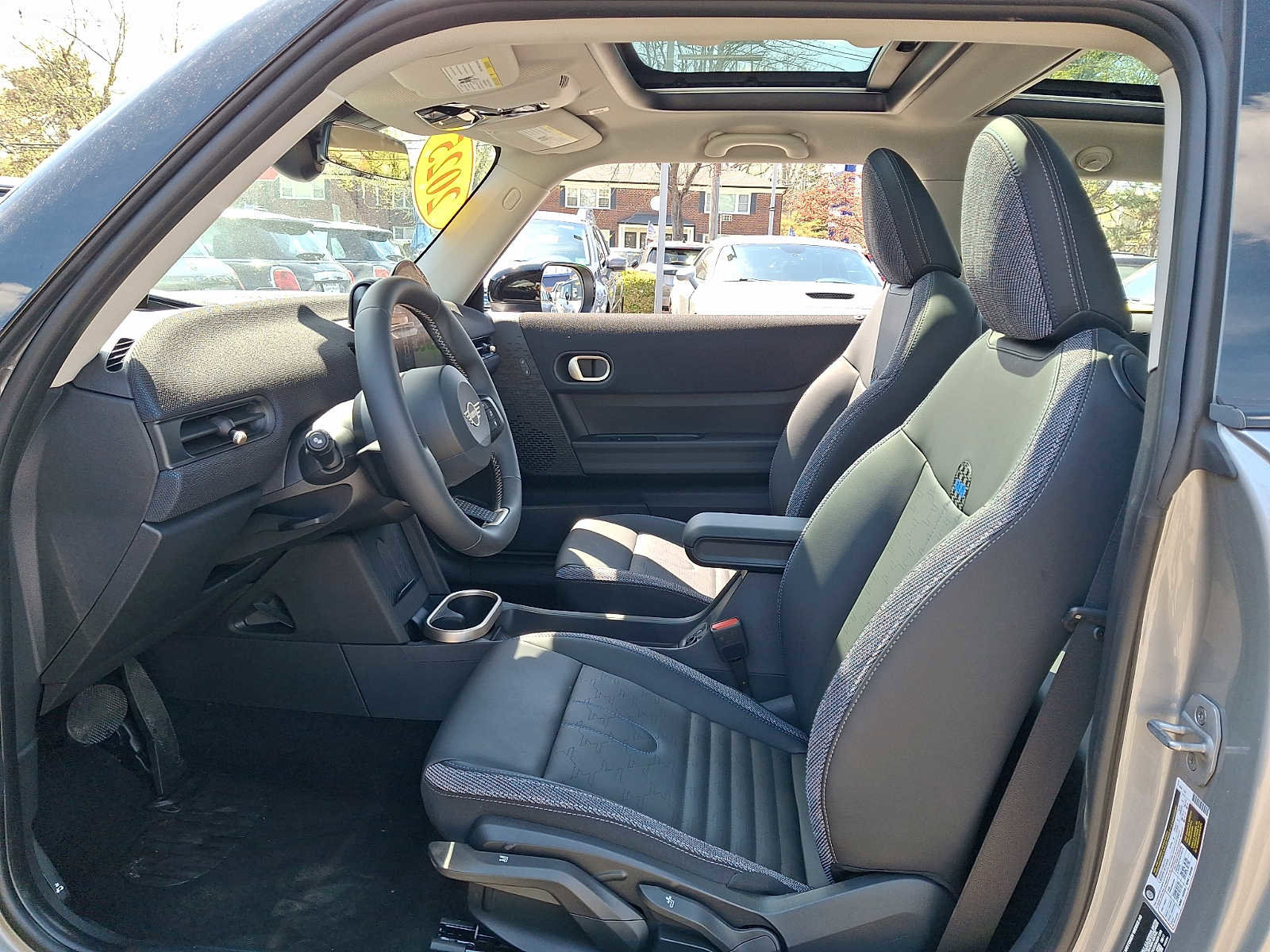 Used 2025 MINI Cooper 2-Door Hardtop FWD image 14