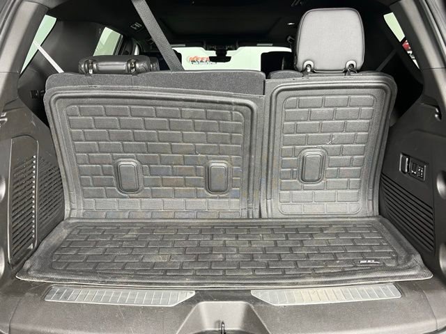 Used 2021 GMC Yukon Denali w/ Denali Premium Package image 28