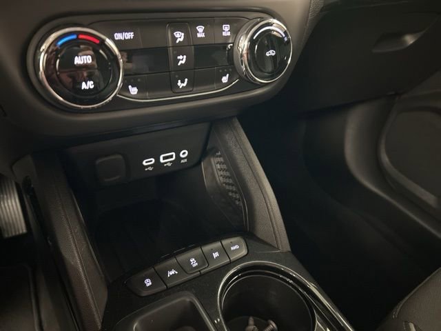 Used 2021 Chevrolet TrailBlazer LT w/ Convenience Package AWD/4WD image 16