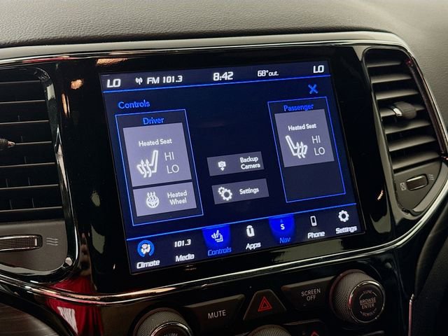 Used 2020 Jeep Grand Cherokee Altitude AWD/4WD image 22