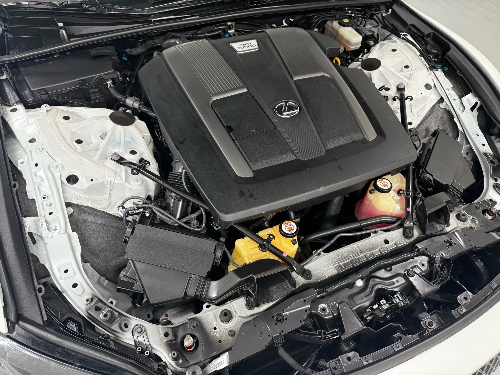 Used 2018 Lexus LS 500 w/ Accessory Package (Z2) image 57