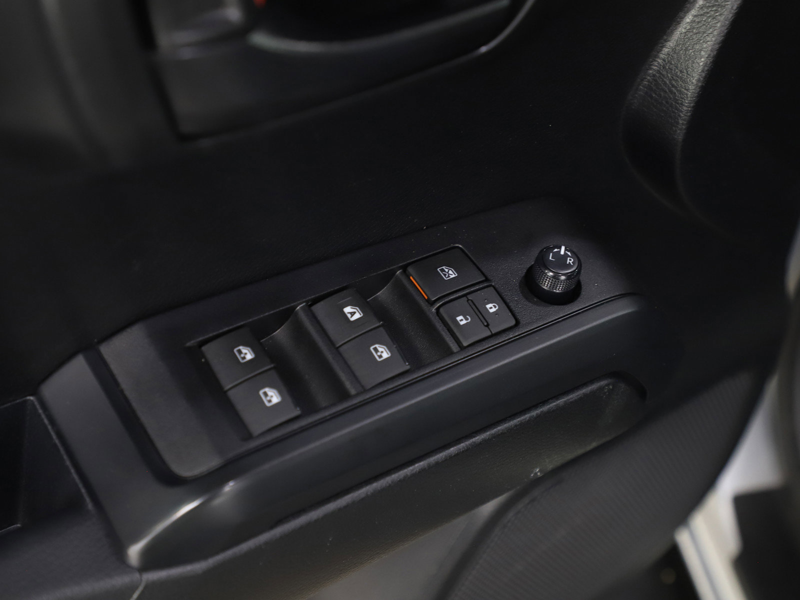 Used 2022 Toyota Tacoma SR image 19