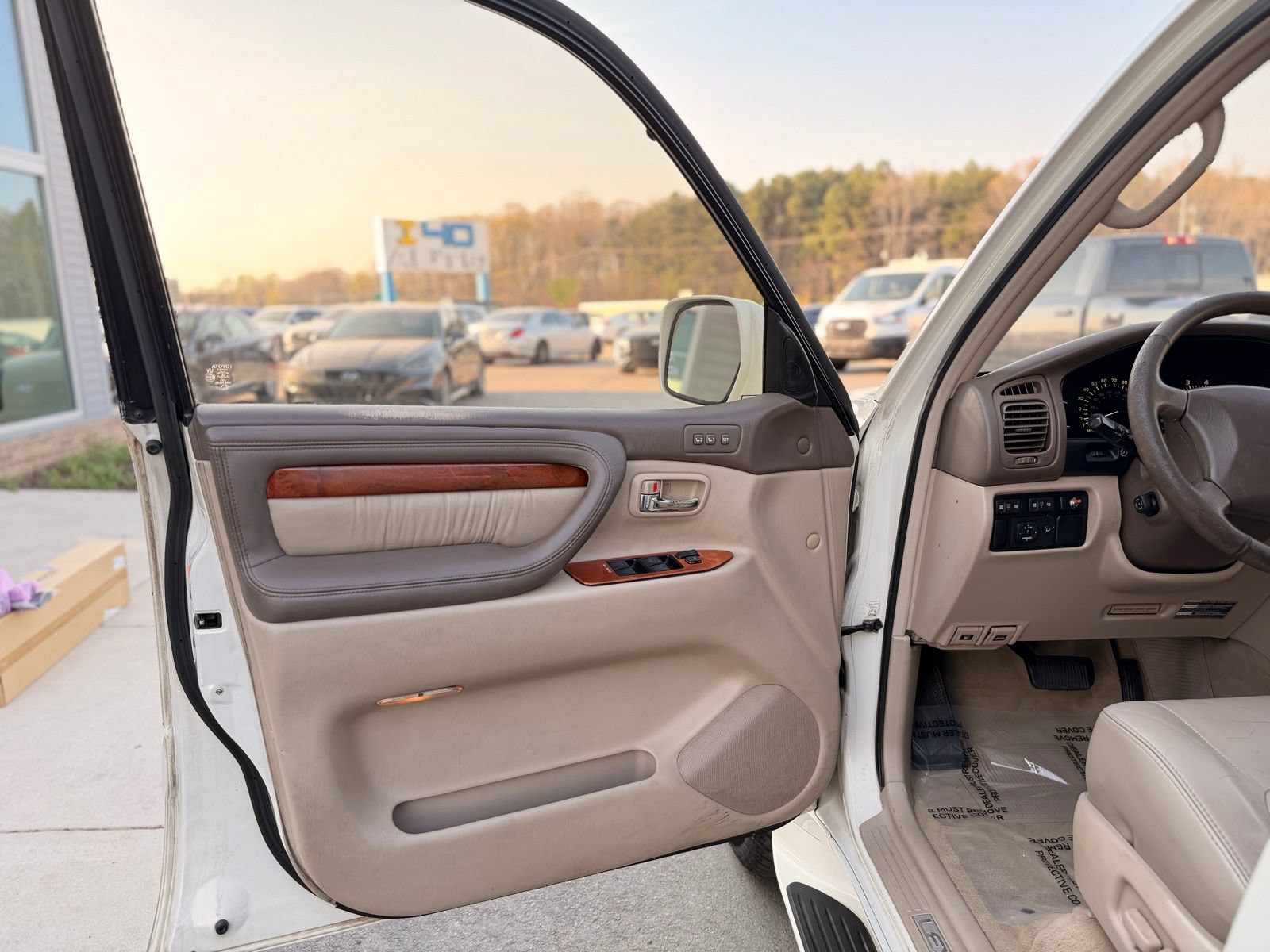 Used 1999 Lexus LX 470 4WD image 12