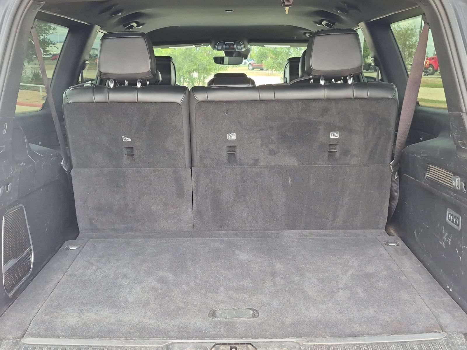 Used 2024 Jeep Wagoneer L Series II w/ Flexible Seating Group RWD image 25