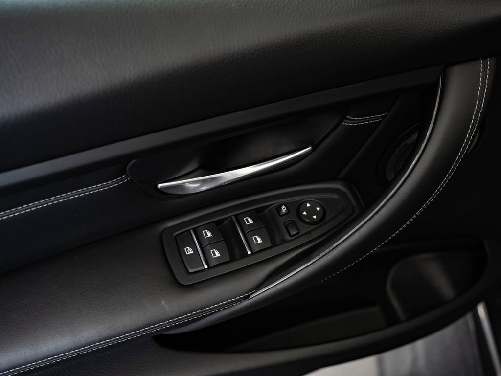 Used 2018 BMW M3 RWD image 25