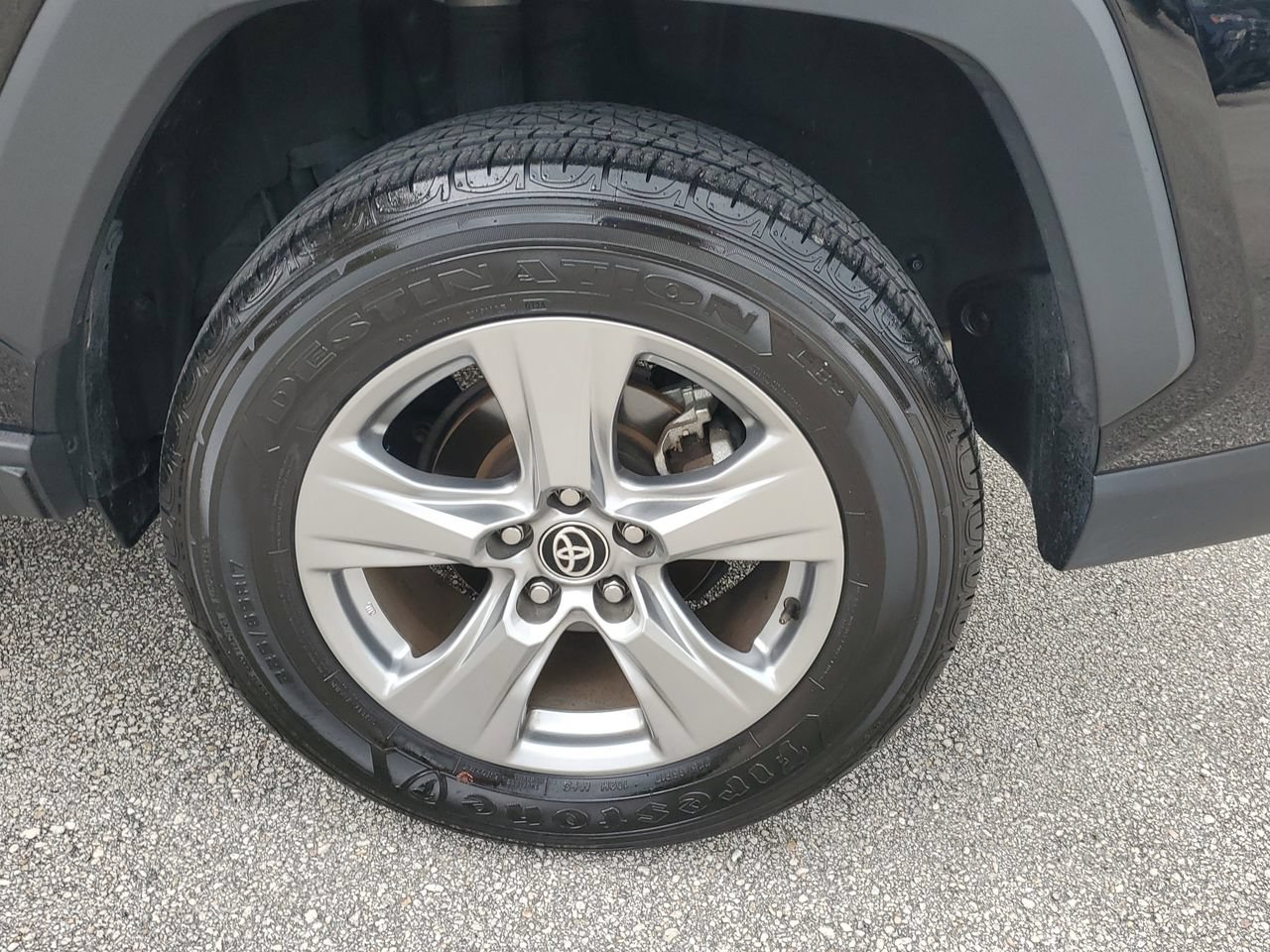 Used 2024 Toyota RAV4 XLE FWD image 5
