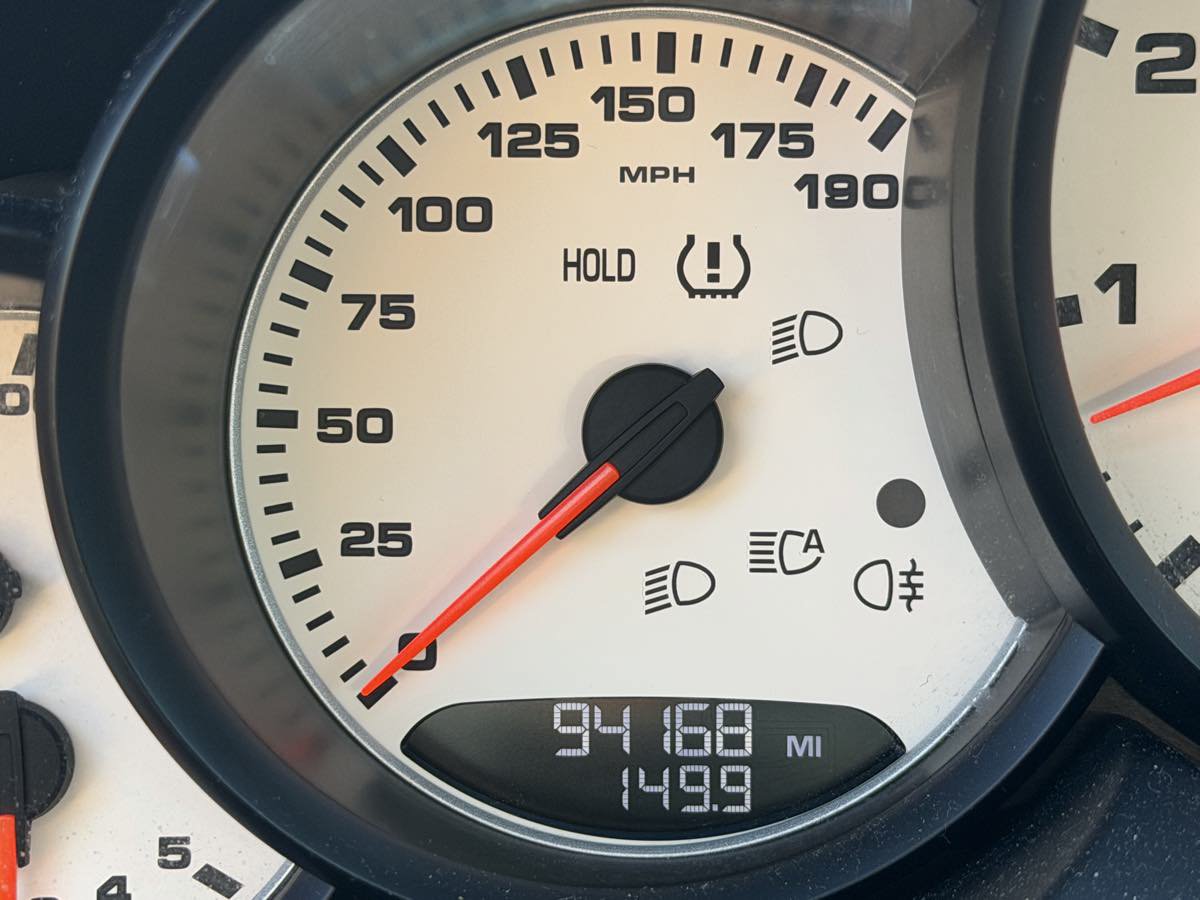 Used 2016 Porsche Cayenne Turbo AWD/4WD image 25